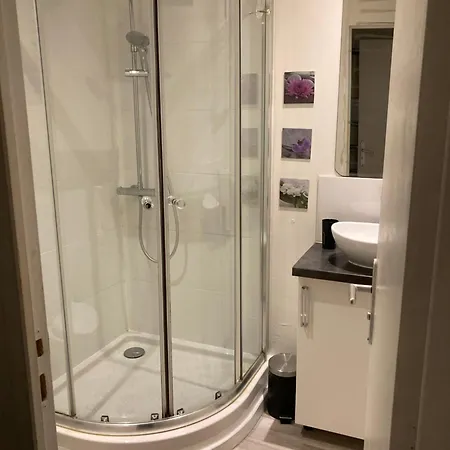 Bright And Airy For 2 Guests Near Marche Provencal Apartment Antibes