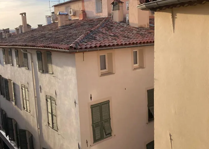 Apartment Bright And Airy For 2 Guests Near Marche Provencal Antibes