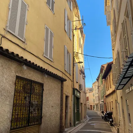 Bright And Airy For 2 Guests Near Marche Provencal 昂蒂布